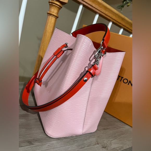 Louis Vuitton Neo Noe Epi In Rose Ballerine - Picture 6 of 14